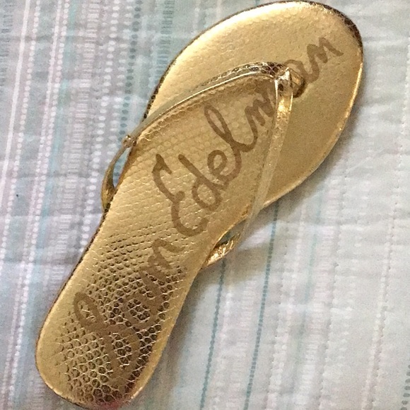 Sam Edelman Gold Flip Flops - Size 4.5 - Picture 2 of 4